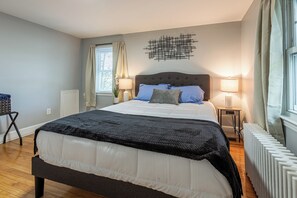 3 quartos, ferros/tábuas de passar roupa, Wi-Fi, roupa de cama