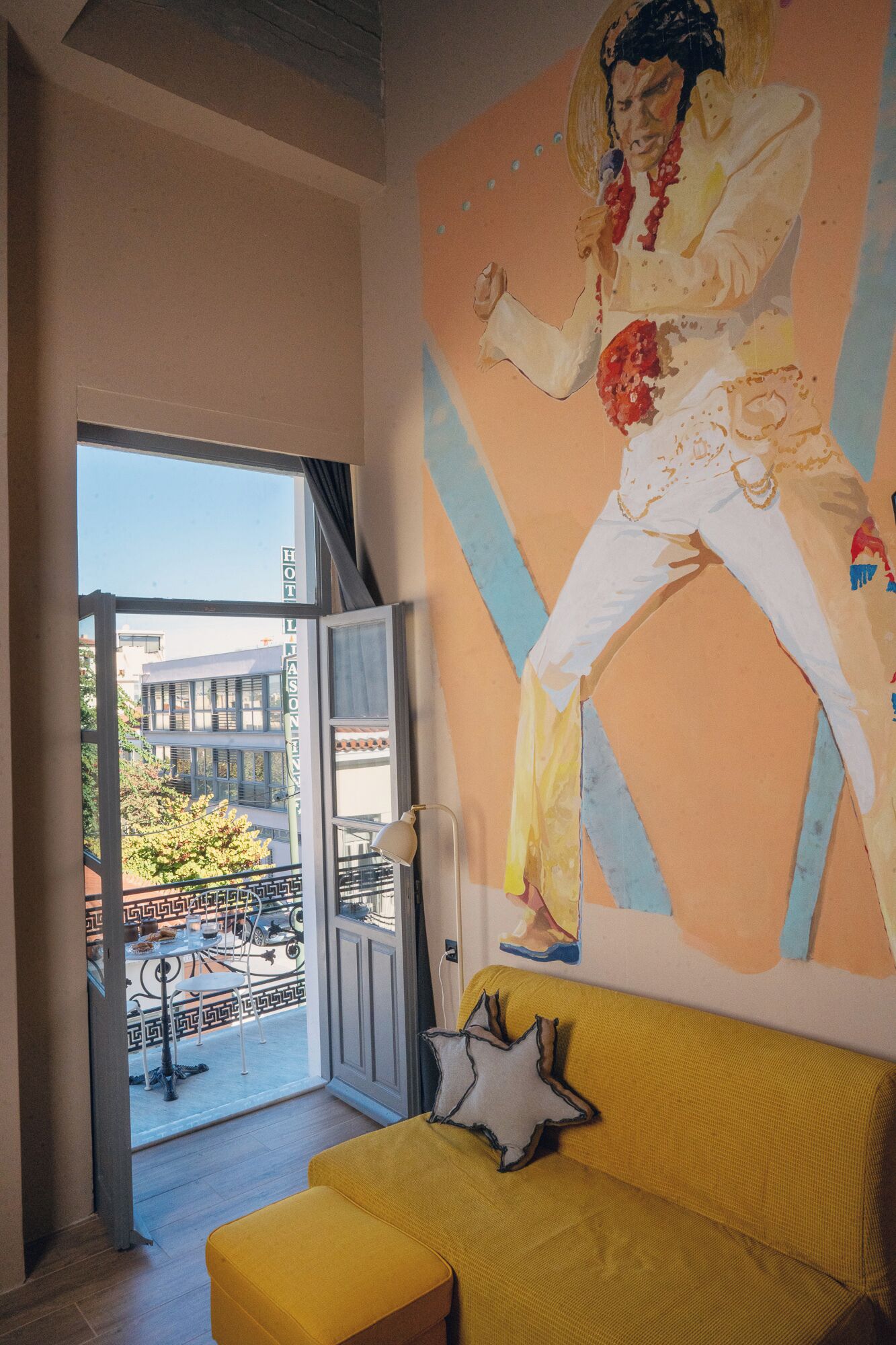 ELVIS PRISLEY - Loft Premium Room | Premium bedding, in-room safe, iron/ironing board