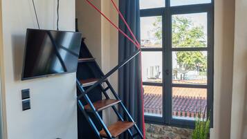 BRUCE LEE - Loft Superior Double Room | Roupas de cama premium, cofres nos quartos