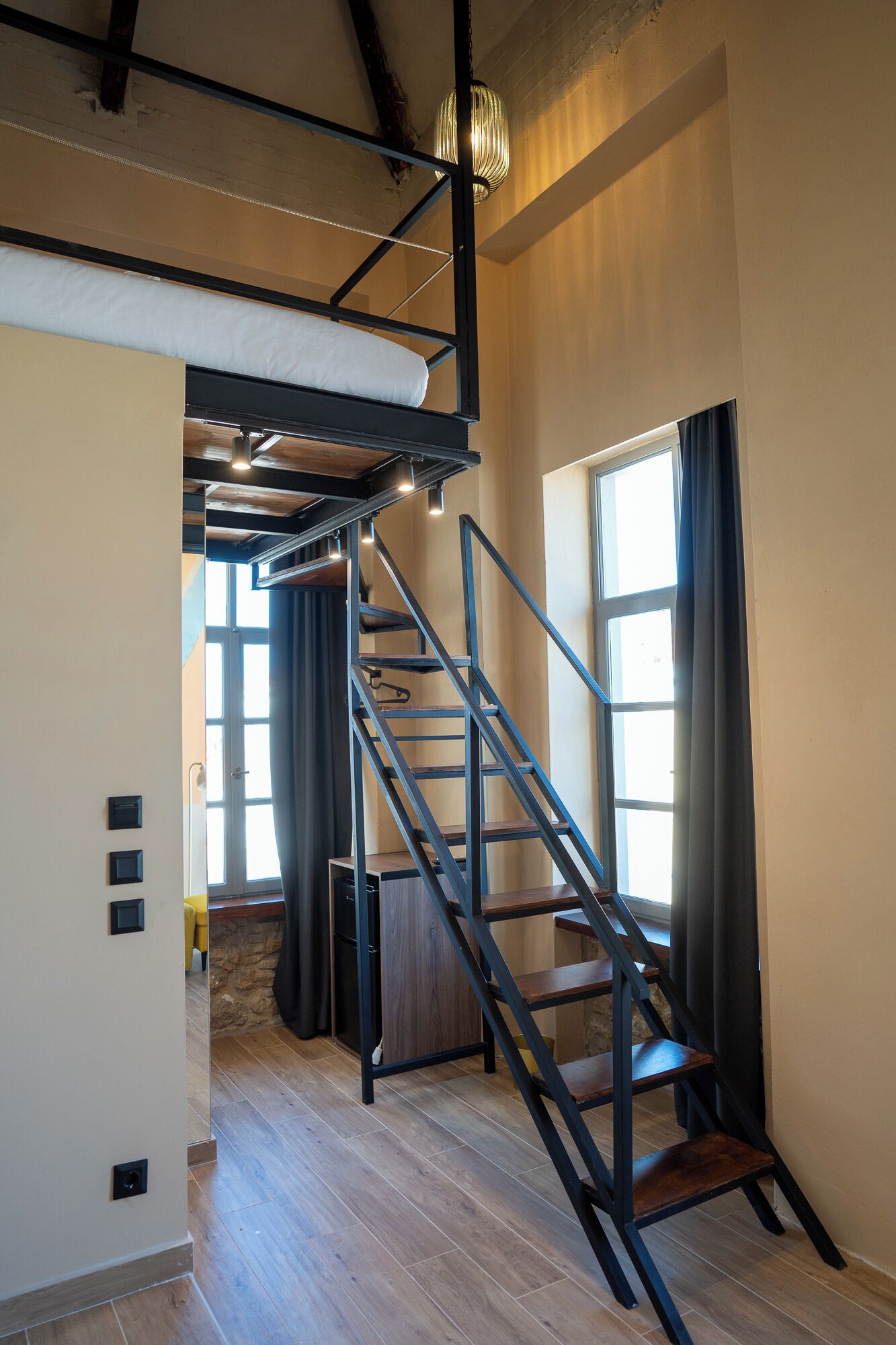 ELVIS PRESLEY - Loft Premium Room | Ropa de cama de alta calidad y caja de seguridad en la habitación 
