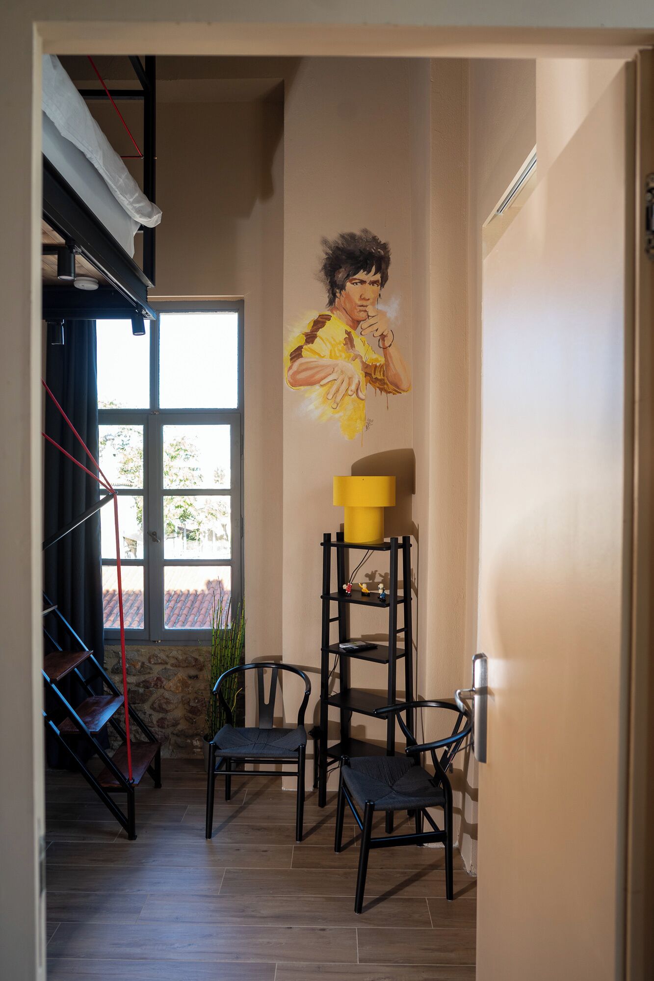 BRUCE LEE - Loft Superior Double Room | Premium bedding, in-room safe, iron/ironing board