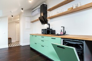 المنشأة من الداخل