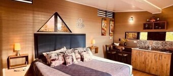 Roots Eco House