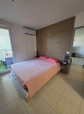 1 bedroom, iron/ironing board, internet, bed sheets