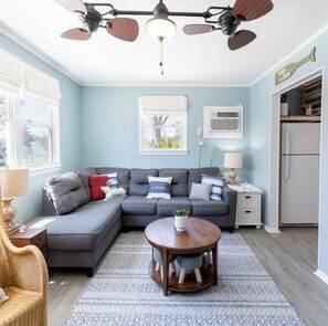 TV - Cozy beach retreat, 3-Bedroom Home in Villas, NJ, with the Best Sunsets! (Lower Township)