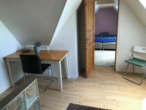 2 habitaciones, tabla de planchar con plancha, internet y ropa de cama 