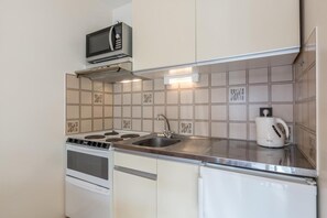 Frigorífico, horno y lavavajillas