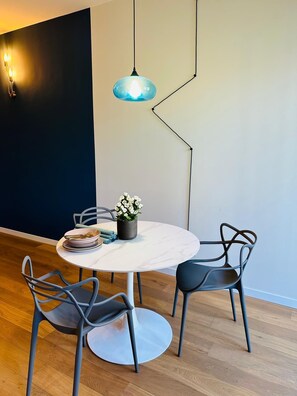 Dining - MilanLife Apartments - D-Town Modern (Milano)