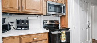3Bd/2.5ba Townhome in Bethesda nr NIH and Metro