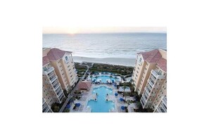 Pool - Oceanfront 2-bedroom condo in Marriott OceanWatch, Myrtle Beach 7/25-8/1, 2026 (Myrtle Beach)