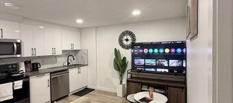 Cozy 2 Bedroom Suite Close to Amenities