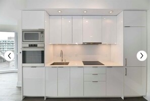 Private kitchen - YORKVILLE LUXURY CORNER SUITE! (Toronto)