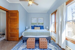 4 bedrooms, desk, iron/ironing board, free WiFi