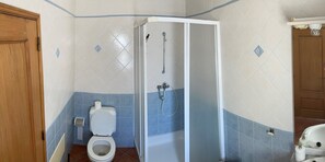 Bathroom - House with patio and roof top in the heart of Olhao, a stone's throw from the waterfront (Olhão)