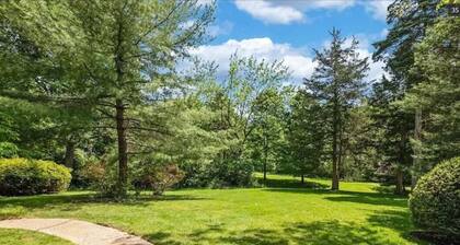 Cozy 1-bedroom townhome in Bethesda nr NIH and Metro