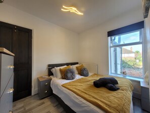 2 chambres, fer et planche Ă repasser, Wi-Fi, draps fournis