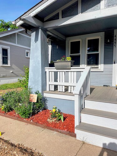 Denver Couples Retreat. Close to Red Rocks, Empower Field & Ball Arena