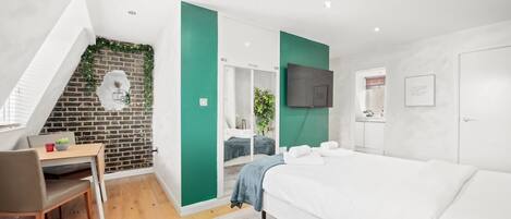 Free WiFi, bed sheets