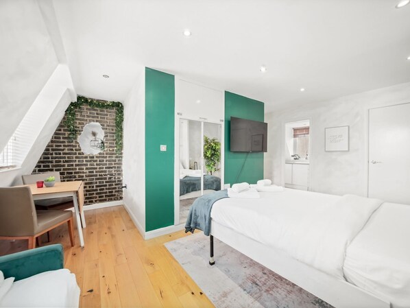 Free WiFi, bed sheets