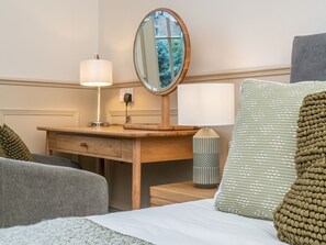2 bedrooms, iron/ironing board, bed sheets