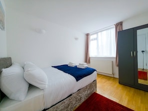3 habitaciones, tabla de planchar con plancha y wifi gratis