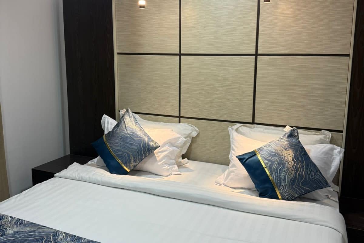 Blackout curtains, iron/ironing board, free WiFi