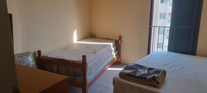 2 habitaciones, tabla de planchar con plancha y wifi