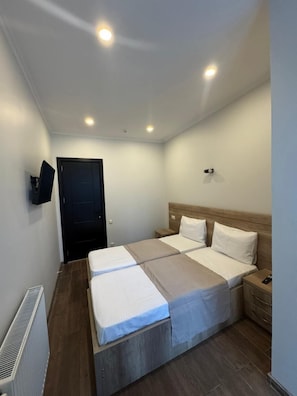 Standard Twin Room, City View | Desk, free WiFi