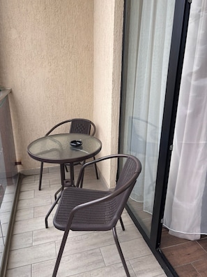 Standard-Zweibettzimmer, Stadtblick | Schreibtisch, kostenloses WLAN