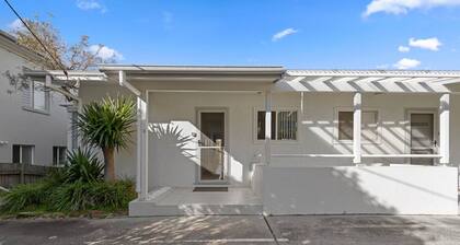 2BDR Beachside Bliss in Wamberal