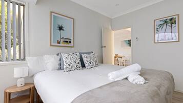 2 bedrooms, iron/ironing board, WiFi