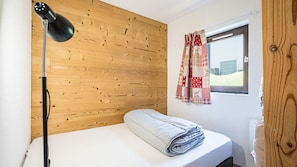 1 bedroom, individually furnished, iron/ironing board