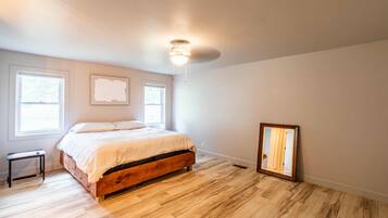 3 bedrooms, iron/ironing board, WiFi, bed sheets