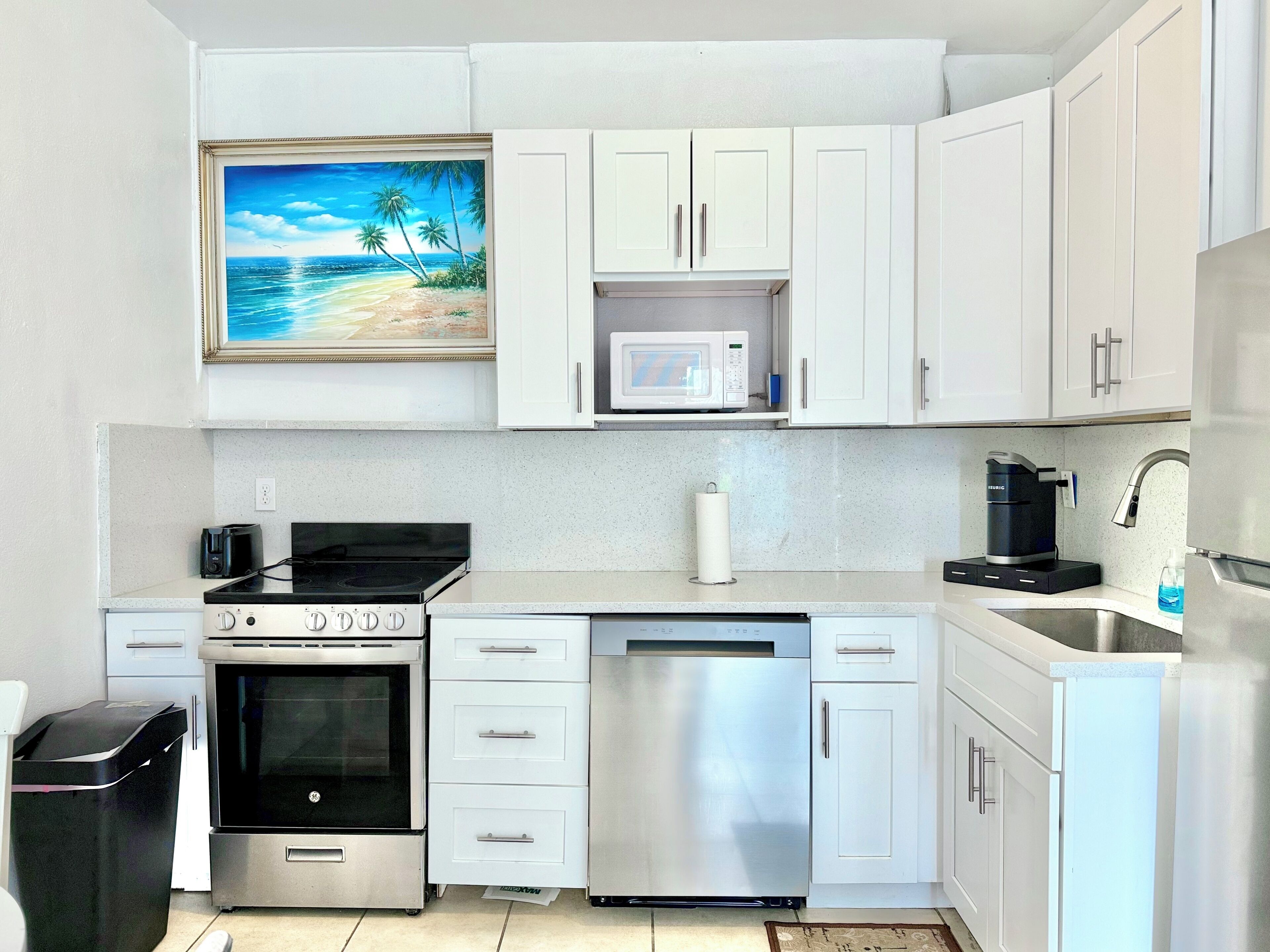 冰箱、微波炉、烤箱、炉灶