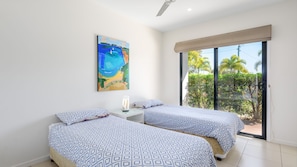 3 bedrooms, iron/ironing board, Internet