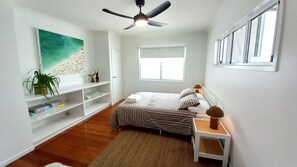4 bedrooms, iron/ironing board, internet