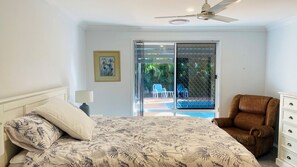 4 bedrooms, iron/ironing board, internet