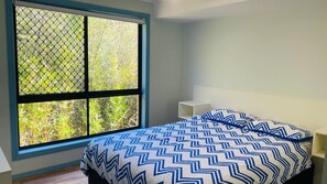 4 chambres, fer et planche à repasser, accès à Internet
