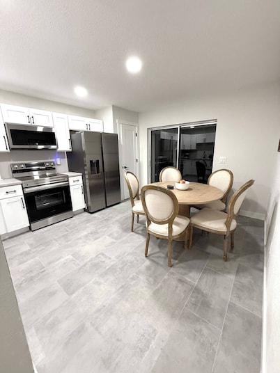 Newly renovated cozy 2 bedroom 2 bath home