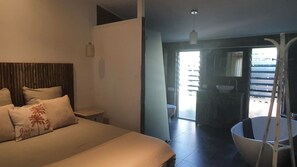3 bedrooms, iron/ironing board, Internet