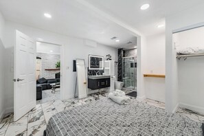 3 Schlafzimmer, Bügeleisen/Bügelbrett, WLAN, Bettwäsche