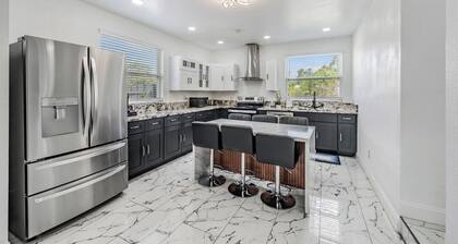 3Bd/2ba House in St. Petersburg nr Parks
