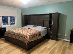 5 habitaciones, tabla de planchar con plancha, wifi y ropa de cama 