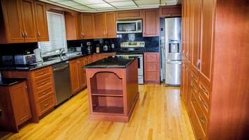 微波炉、烤箱、炉灶、洗碗机