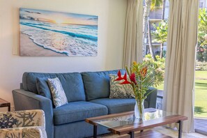 Smart TV, books - Maui Sunset Getaway with Pool and Ocean View (Kihei)