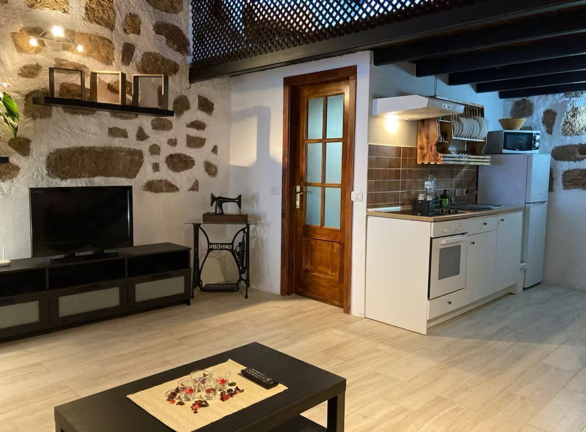 Microondas, horno, placa de cocina