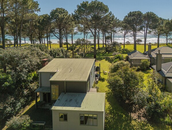 Exterior - Pine Haven - Matarangi Holiday Home (Whitianga)