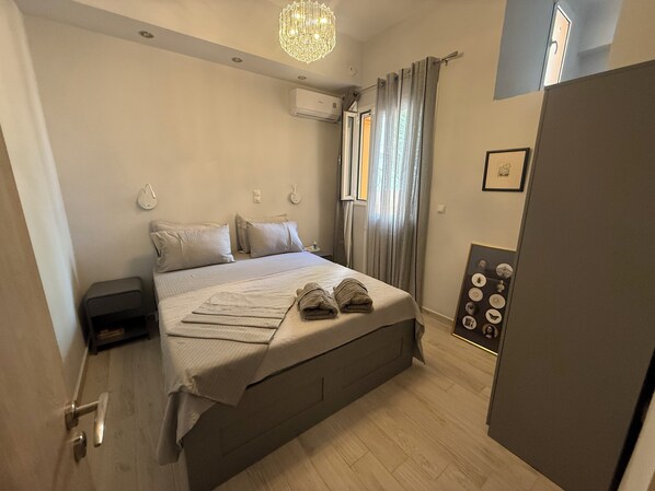 1 bedroom, iron/ironing board, internet, bed sheets