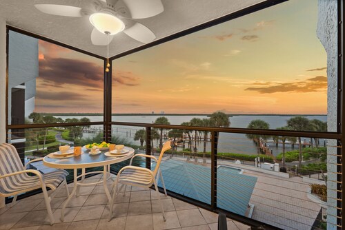 Waterfront Condo • Sunrise Views • Pool • Hot Tub • Resort Amenities