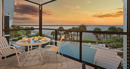 Waterfront Condo • Sunrise Views • Pool • Hot Tub • Resort Amenities